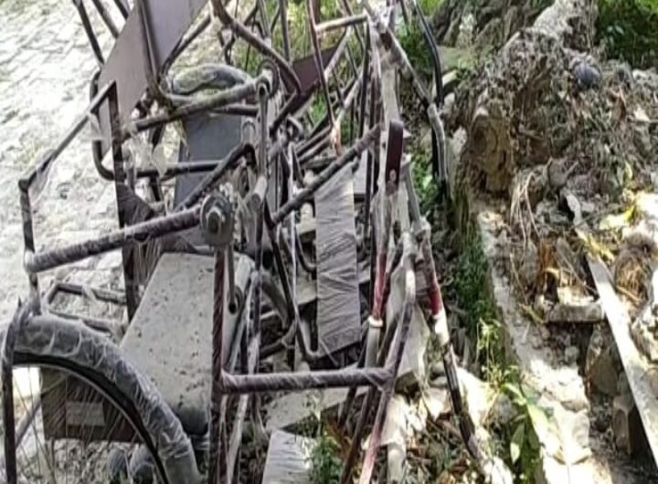 दिव्यांगों को दिया जाने वाला ट्राय साइकिल सड़ने की कगार पर