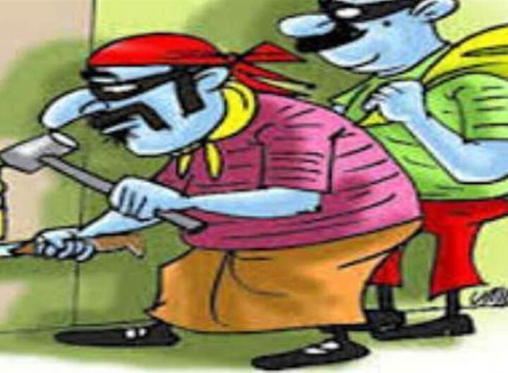 ताला-तोड़-131-बोरी-खाद्यान्न-की-चोरी